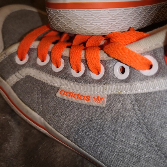Adidas high top sneakers size 7 - Picture 4 of 4